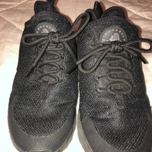 Black Nike Air Huarche